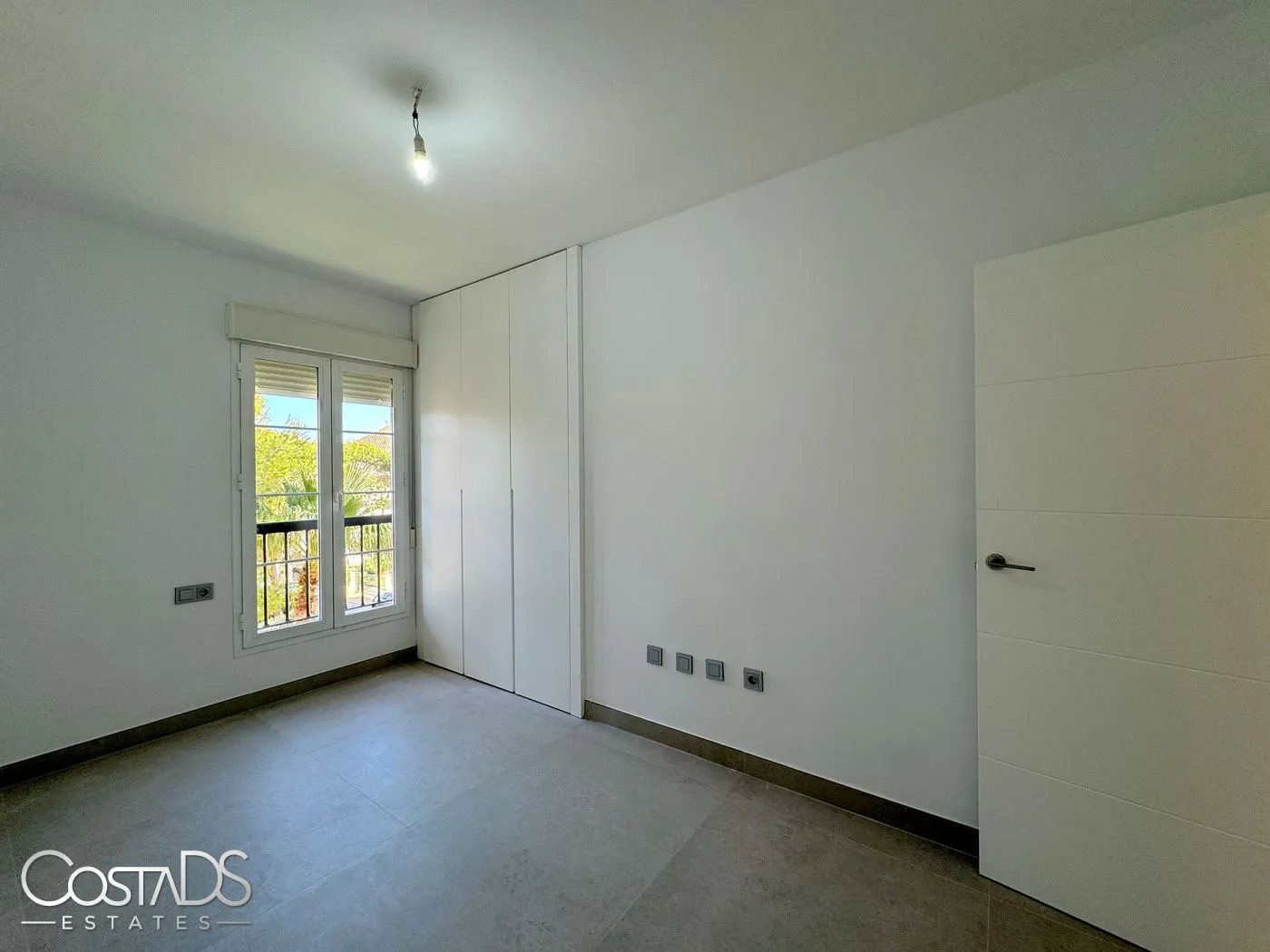 3 BEDROOM 2 BATHROOM MIDDLE FLOOR APARTMENT IN ELVIRIA, MARBELLA EAST, SPAIN Gallery 13