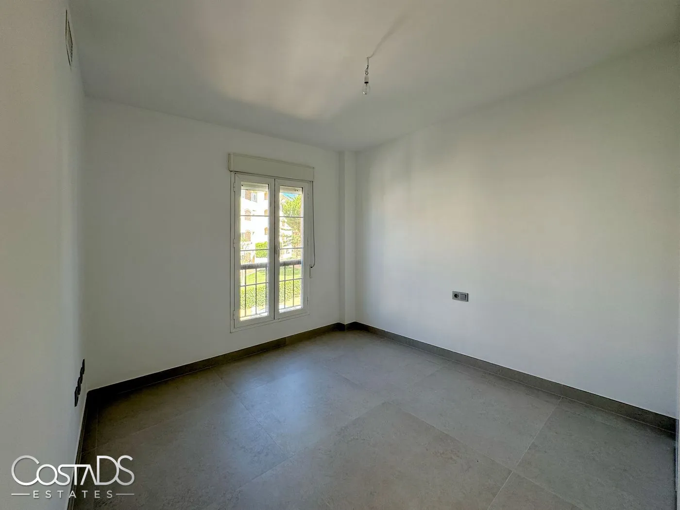 3 BEDROOM 2 BATHROOM MIDDLE FLOOR APARTMENT IN ELVIRIA, MARBELLA EAST, SPAIN Gallery 16