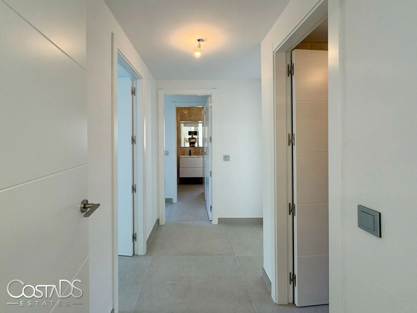 3 BEDROOM 2 BATHROOM MIDDLE FLOOR APARTMENT IN ELVIRIA, MARBELLA EAST, SPAIN Gallery 19