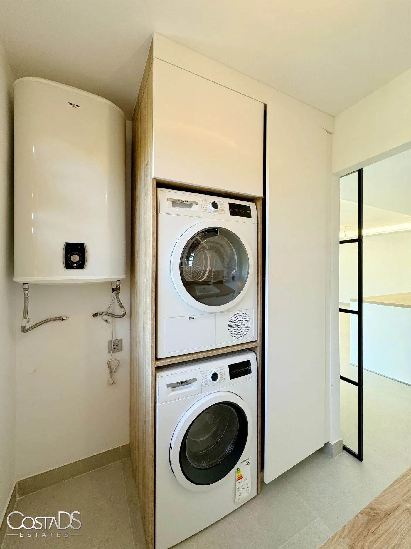3 BEDROOM 2 BATHROOM MIDDLE FLOOR APARTMENT IN ELVIRIA, MARBELLA EAST, SPAIN Gallery 22