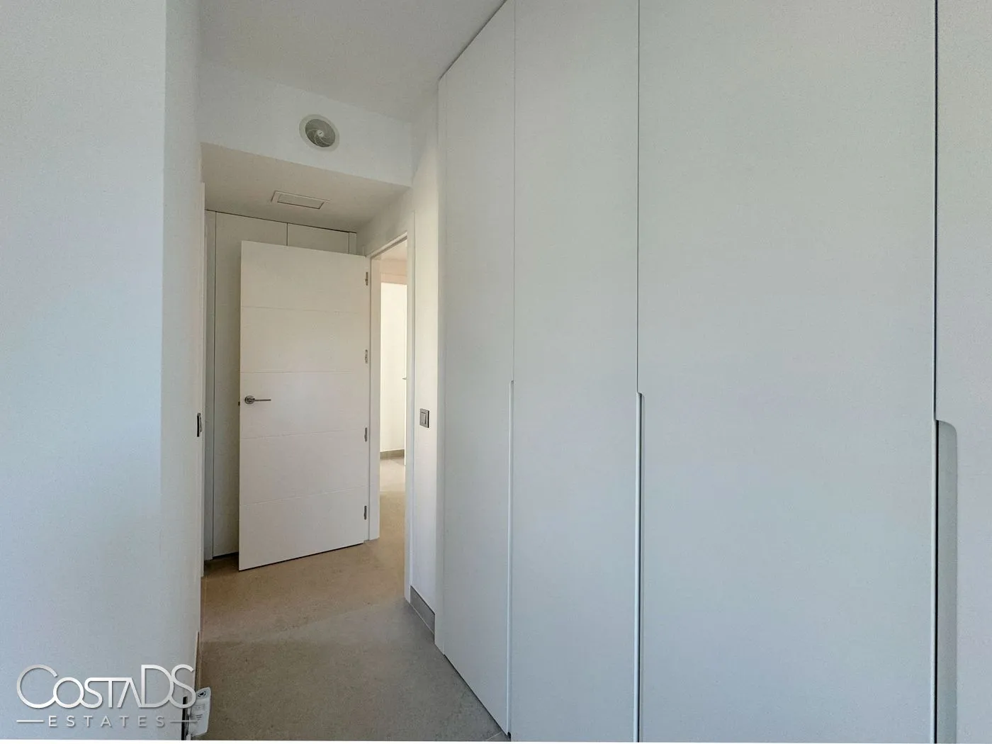 3 BEDROOM 2 BATHROOM MIDDLE FLOOR APARTMENT IN ELVIRIA, MARBELLA EAST, SPAIN Gallery 23