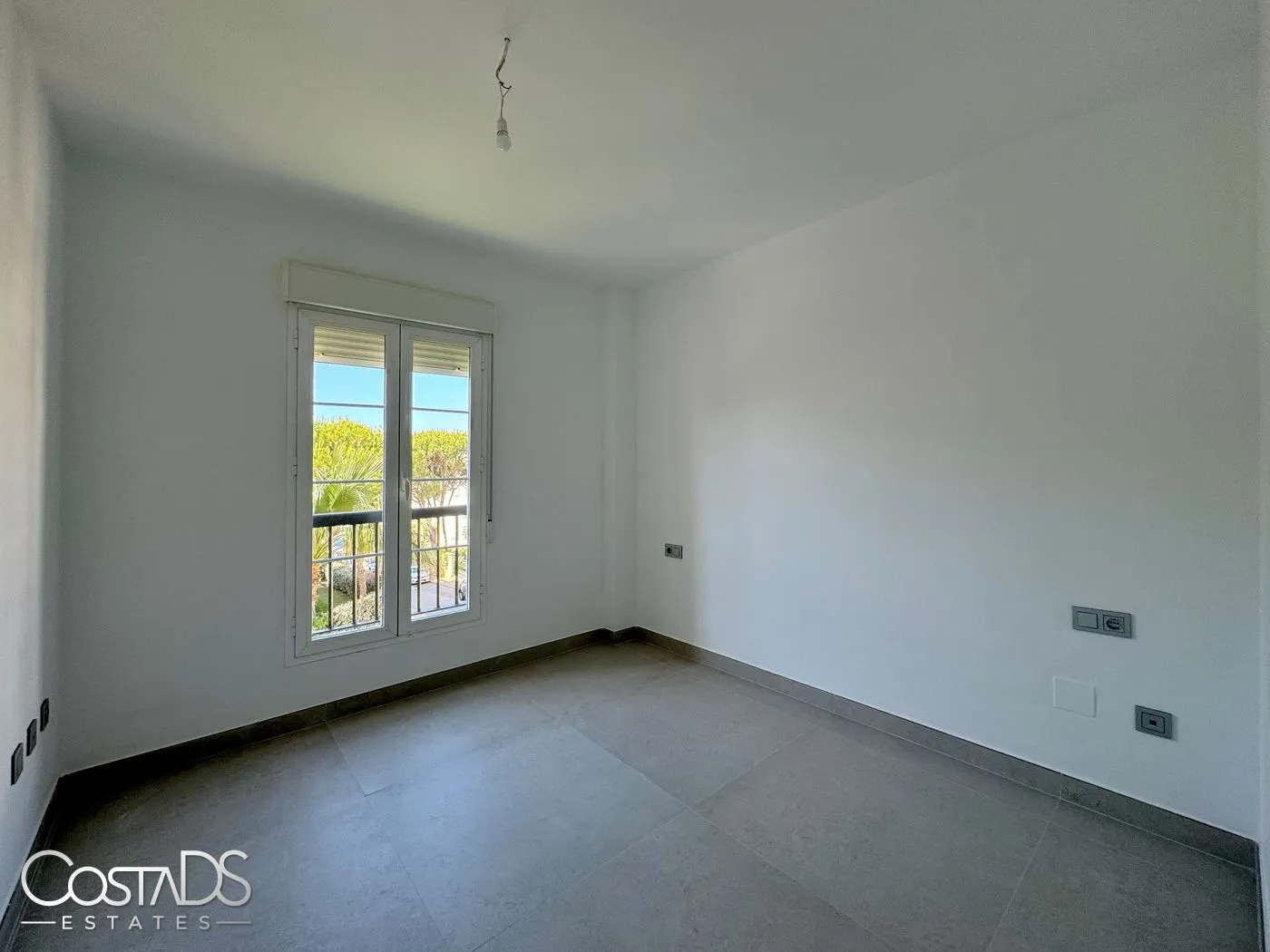 3 BEDROOM 2 BATHROOM MIDDLE FLOOR APARTMENT IN ELVIRIA, MARBELLA EAST, SPAIN Gallery 27