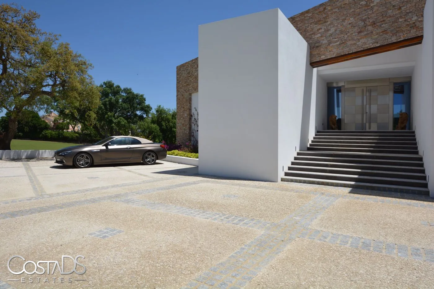 6 BEDROOM, 8 BATHROOM LUXURY VILLA AT SAN ROQUE GOLF RESORT, SOTOGRANDE, COSTA DEL SOL, SPAIN Gallery 5