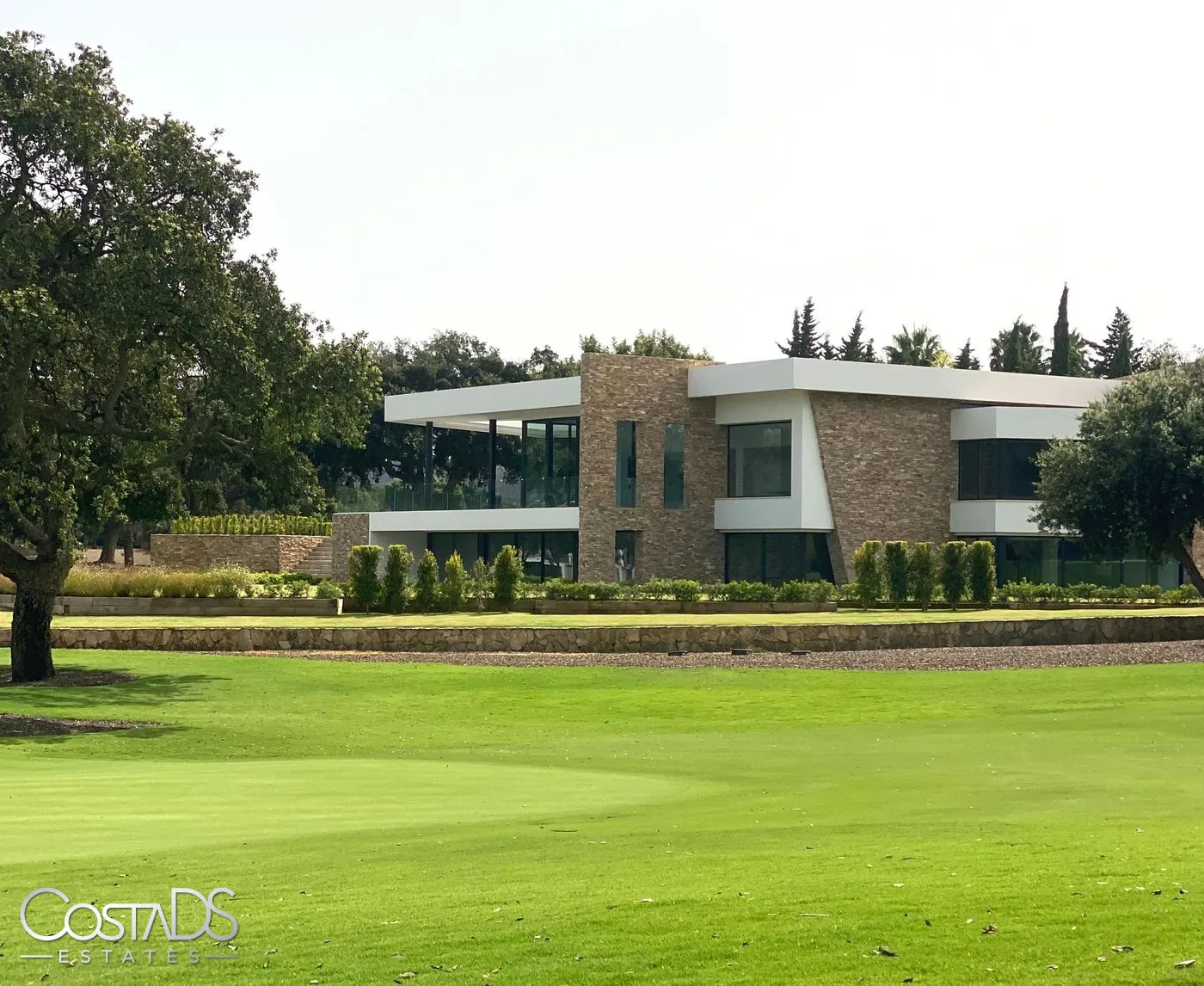 6 BEDROOM, 8 BATHROOM LUXURY VILLA AT SAN ROQUE GOLF RESORT, SOTOGRANDE, COSTA DEL SOL, SPAIN Gallery 7