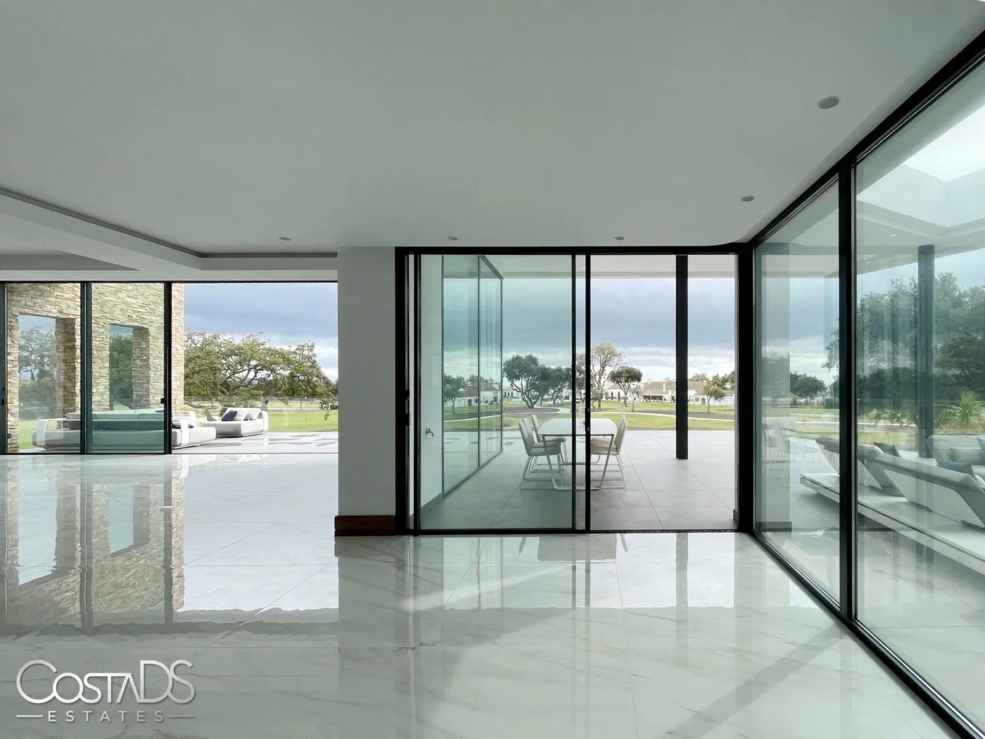 6 BEDROOM, 8 BATHROOM LUXURY VILLA AT SAN ROQUE GOLF RESORT, SOTOGRANDE, COSTA DEL SOL, SPAIN Gallery 12