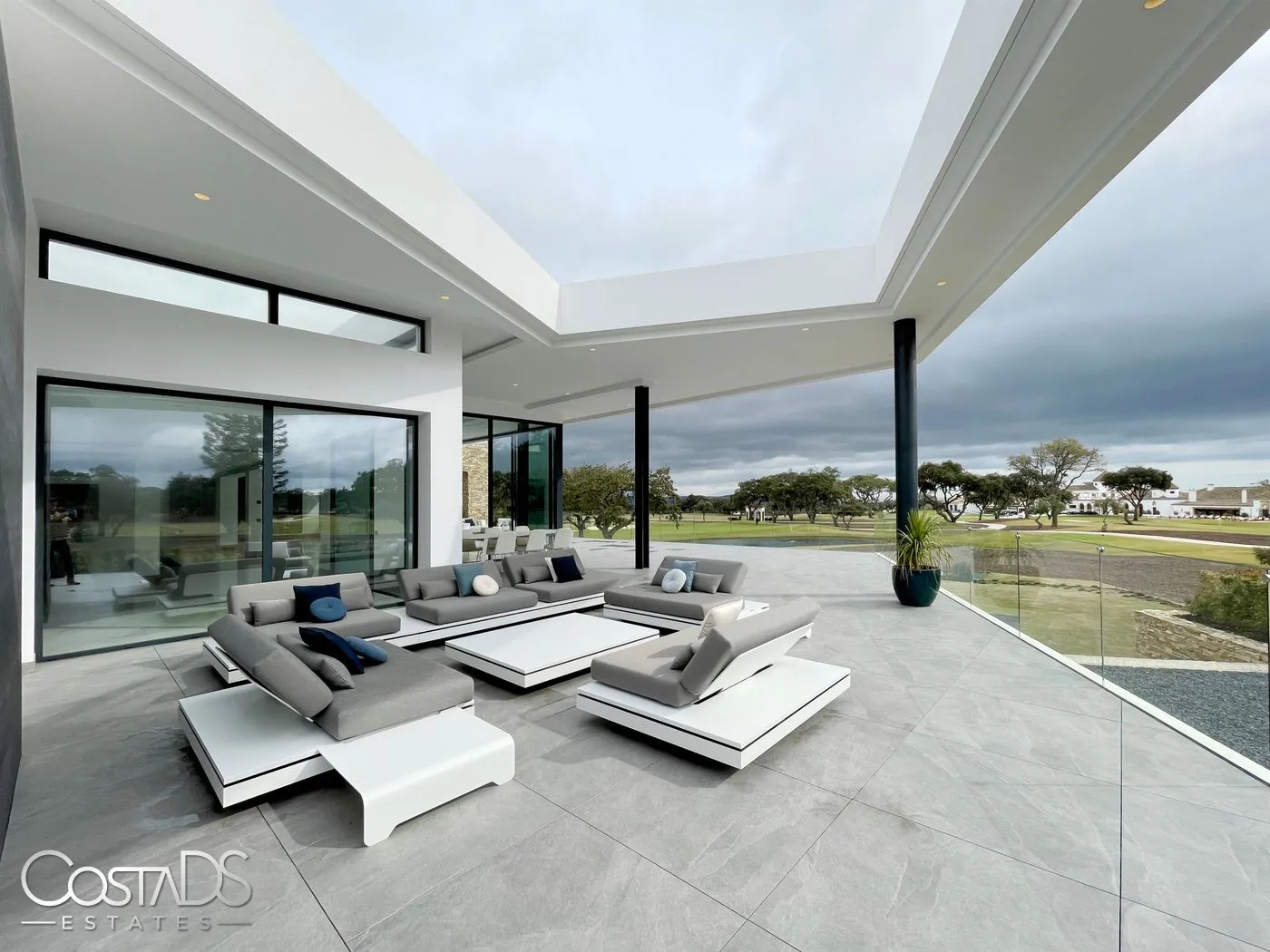 6 BEDROOM, 8 BATHROOM LUXURY VILLA AT SAN ROQUE GOLF RESORT, SOTOGRANDE, COSTA DEL SOL, SPAIN Gallery 16