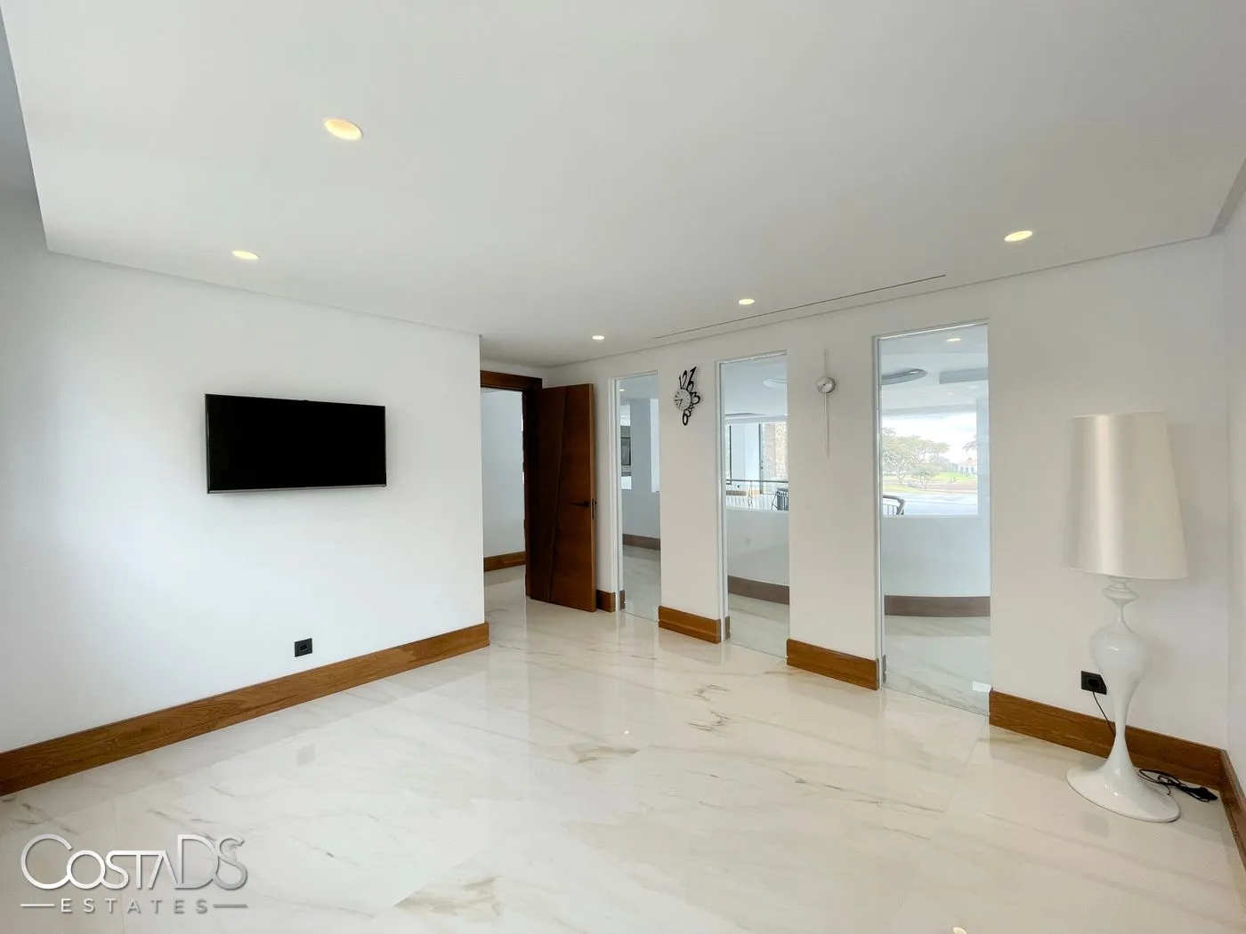 6 BEDROOM, 8 BATHROOM LUXURY VILLA AT SAN ROQUE GOLF RESORT, SOTOGRANDE, COSTA DEL SOL, SPAIN Gallery 17