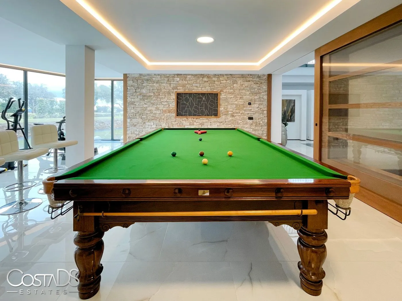 6 BEDROOM, 8 BATHROOM LUXURY VILLA AT SAN ROQUE GOLF RESORT, SOTOGRANDE, COSTA DEL SOL, SPAIN Gallery 25