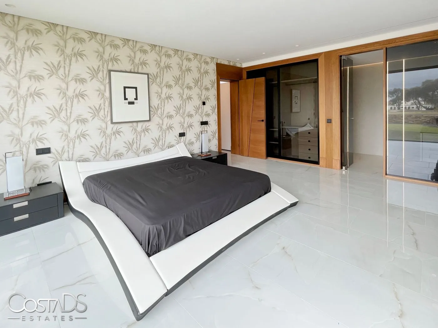 6 BEDROOM, 8 BATHROOM LUXURY VILLA AT SAN ROQUE GOLF RESORT, SOTOGRANDE, COSTA DEL SOL, SPAIN Gallery 33