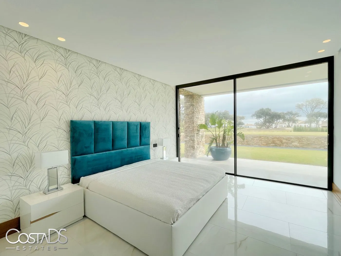 6 BEDROOM, 8 BATHROOM LUXURY VILLA AT SAN ROQUE GOLF RESORT, SOTOGRANDE, COSTA DEL SOL, SPAIN Gallery 34