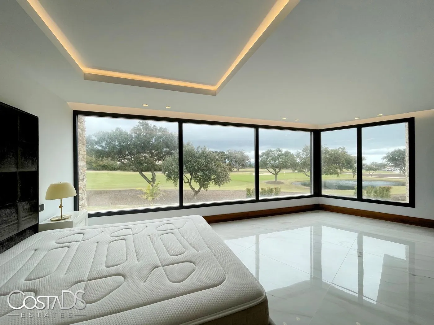 6 BEDROOM, 8 BATHROOM LUXURY VILLA AT SAN ROQUE GOLF RESORT, SOTOGRANDE, COSTA DEL SOL, SPAIN Gallery 39